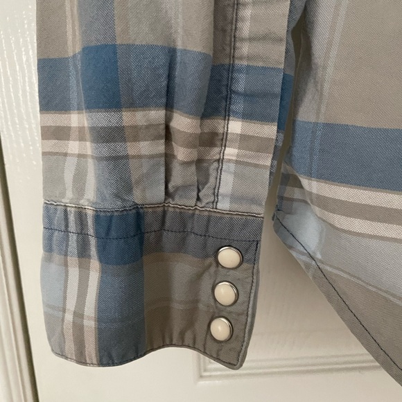 Levi’s western style button down shirt - Picture 4 of 6
